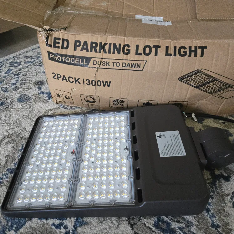 LED Parking Lot Lights – 300W, 2-Pack, Dusk to Dawn image indicator(2)