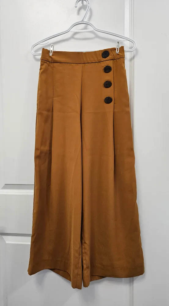 Zara -  Size XS Wide Leg Pants with Buttons thumbnail