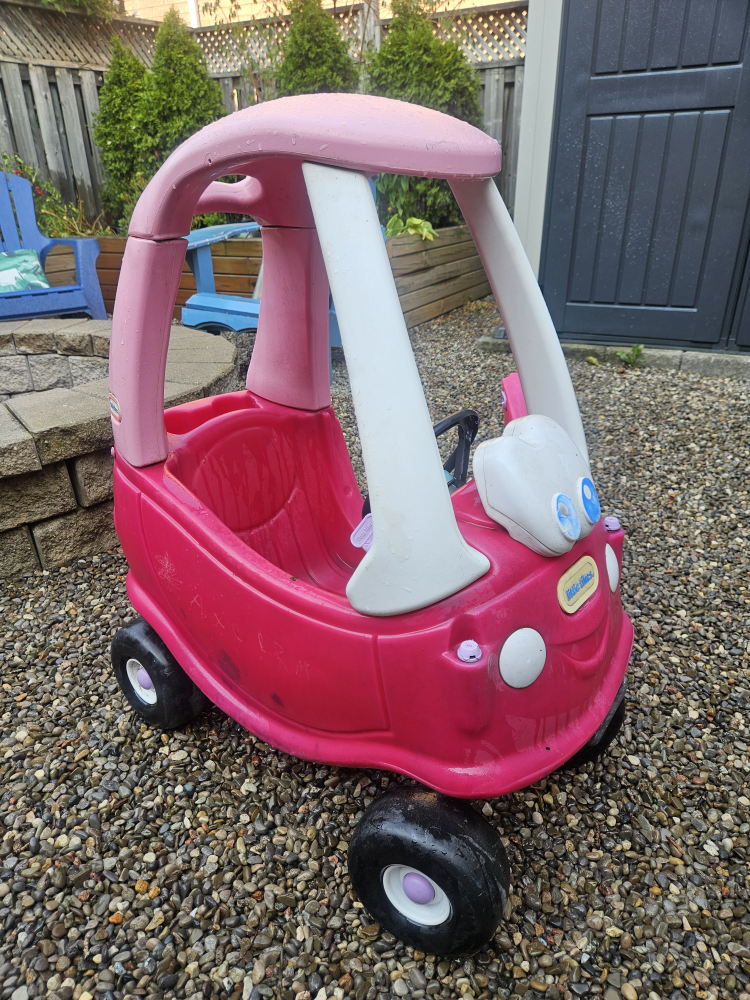 Little Tikes Cozy Coupe Ride-On Car - photo 2