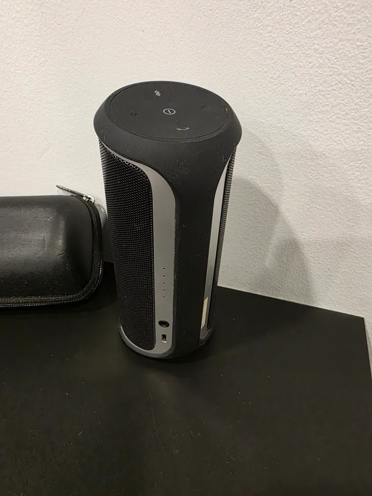 JBL flip 2 Bluetooth Speaker with Case image indicator(4)