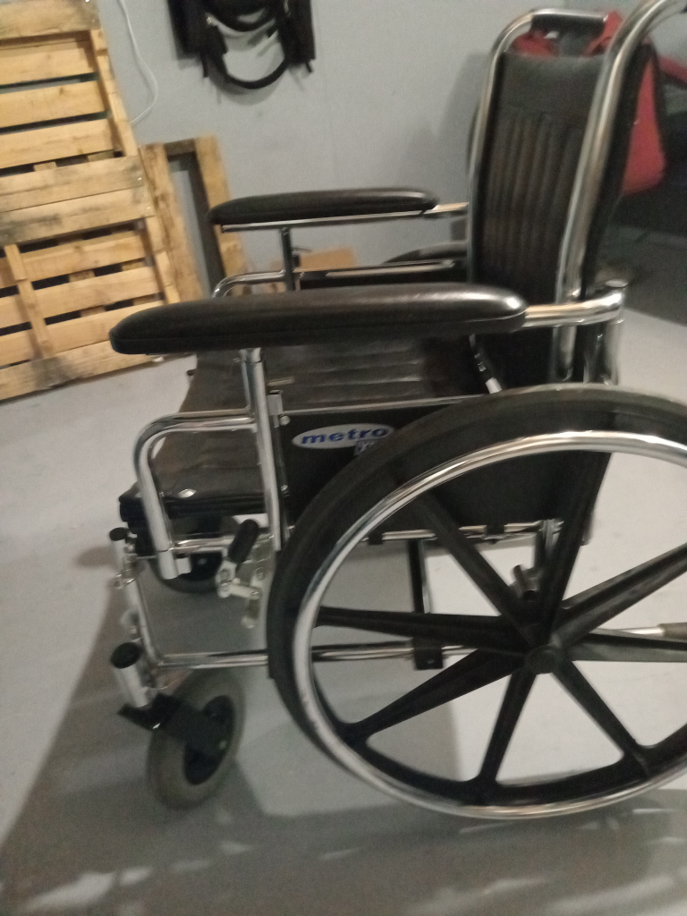 Black Metro Mobility Aid