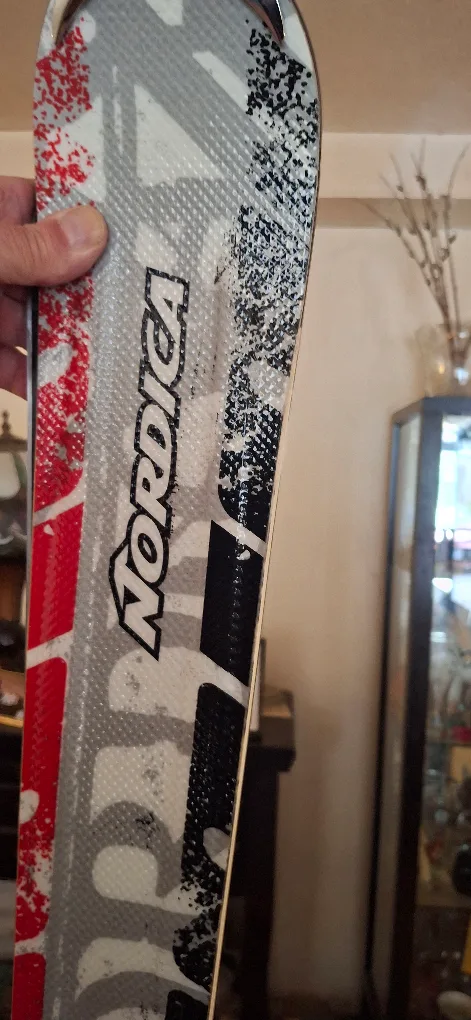 Nordica Adult Downhill Skis 195cm with Bag image indicator(5)