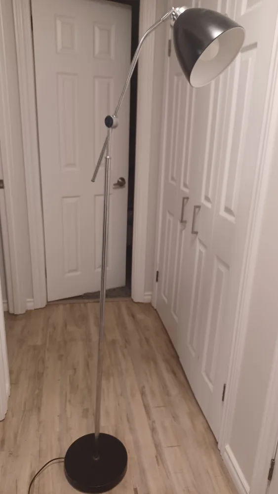 Modern Black & Chrome Floor Lamp image indicator(3)