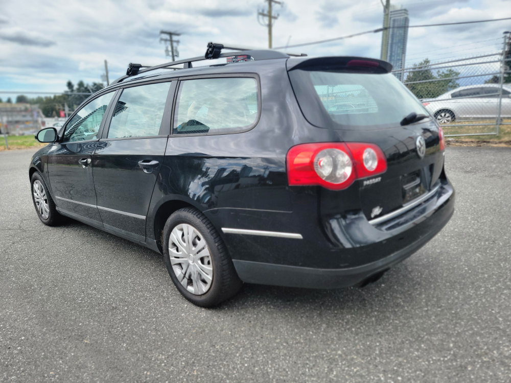 Volkswagen Passat Wagon - Black - photo 2