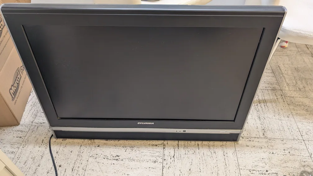 Sylvania Flat Screen TV thumbnail