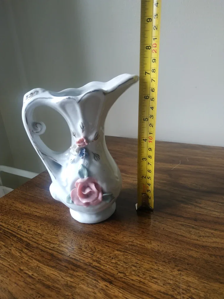 Vintage White Floral Pitcher 🥕 thumbnail
