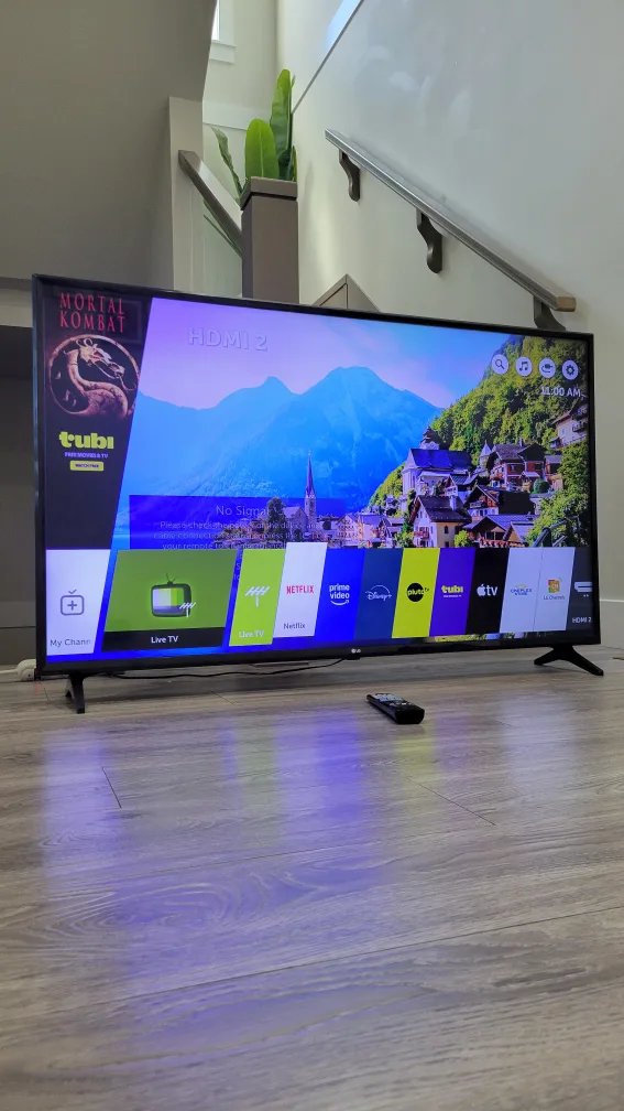 55" LG 4K UHD SMART TV image indicator(2)