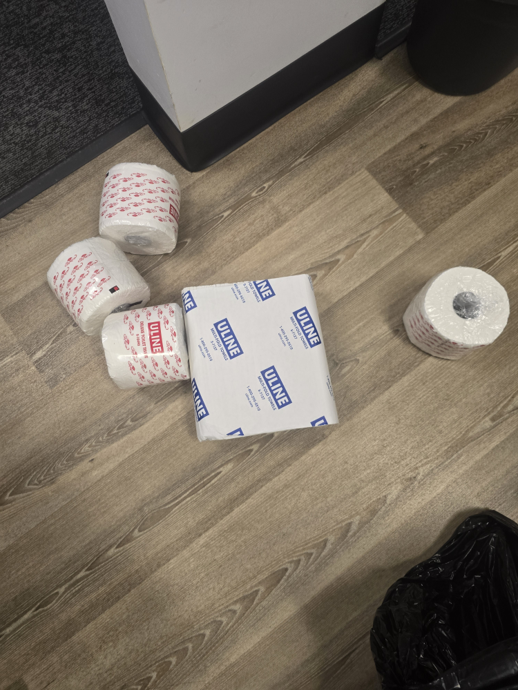 Uline Multi-Fold Paper Towels