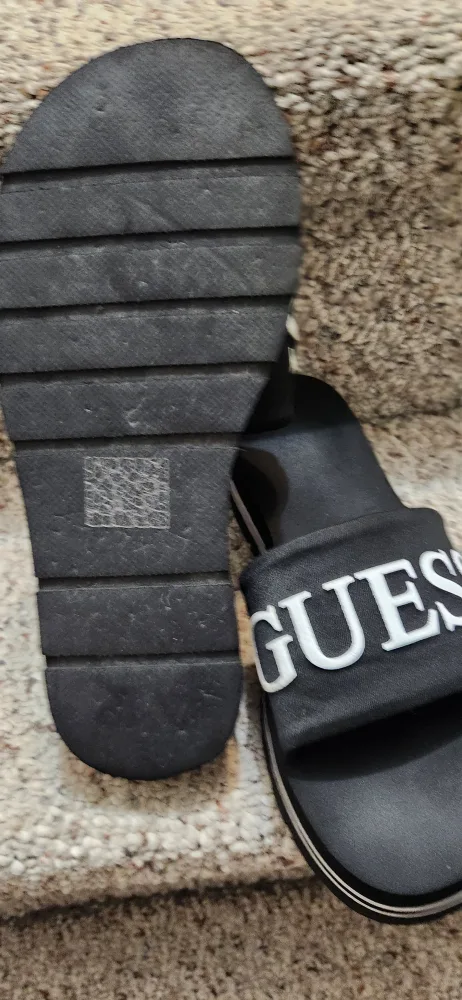 Guess Black Slides image indicator(4)