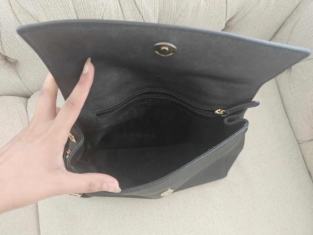 Authentic Michael Kors Black Leather Handbag image indicator(4)