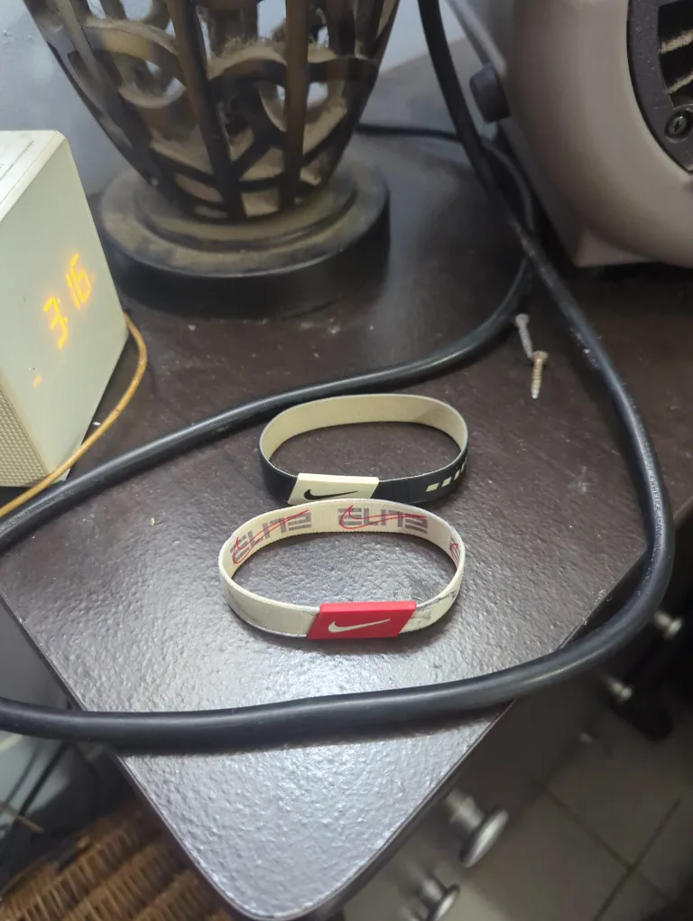 Nike Baller bands - men's Black & White and white and red thumbnail