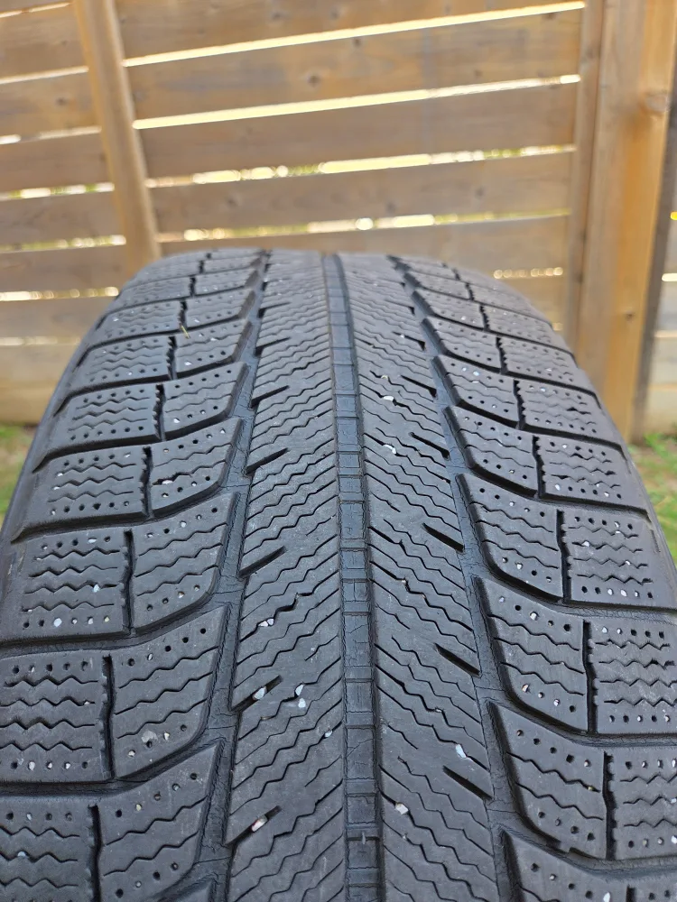 Michelin Radial X0 Tire 255/55R19 image indicator(2)