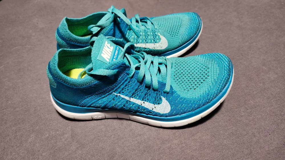 Nike Free Flyknit 4.0 Teal Sneakers- Size 6 thumbnail