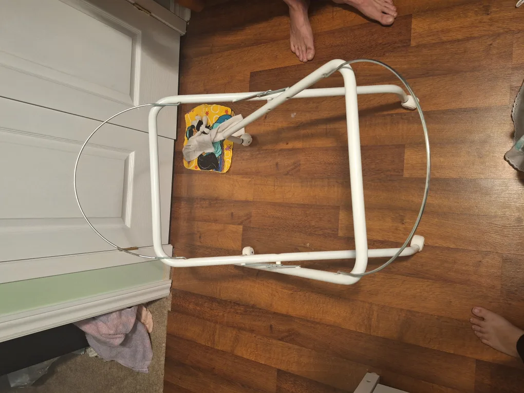 Portable, Foldable Bassinet image indicator(3)