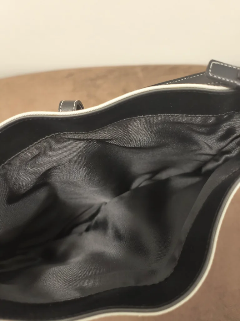 Shoulder Bag - White and Black image indicator(3)