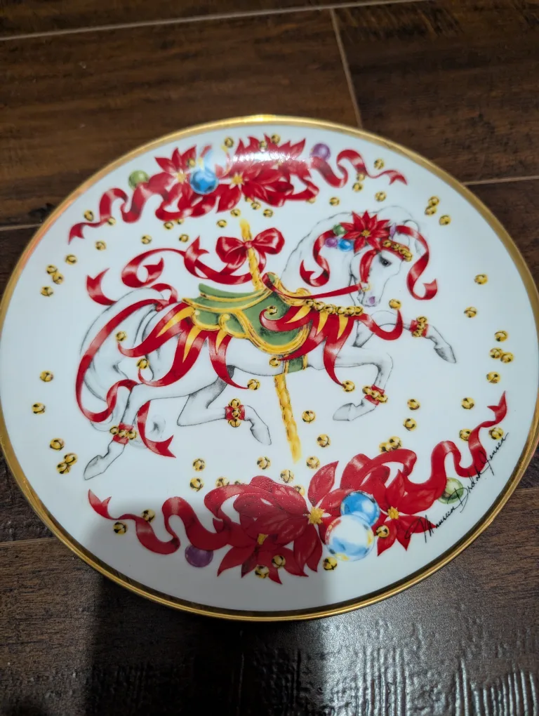 Franklin Mint Christmas Steed Plate image indicator(2)