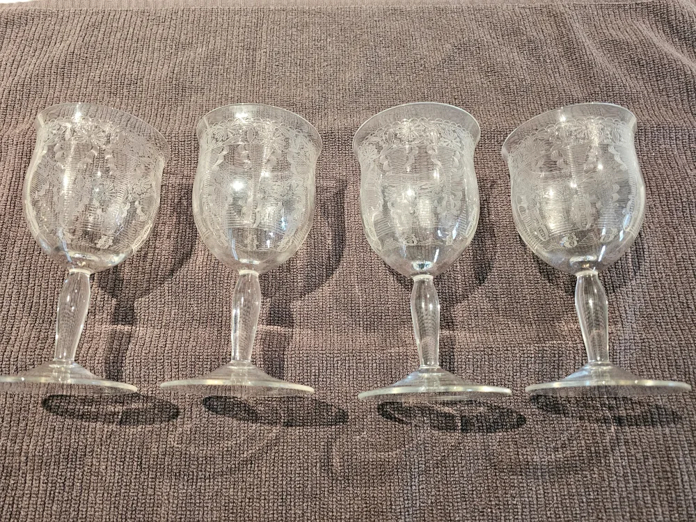 Set of 4 Etched Crystal Wine Glasses thumbnail
