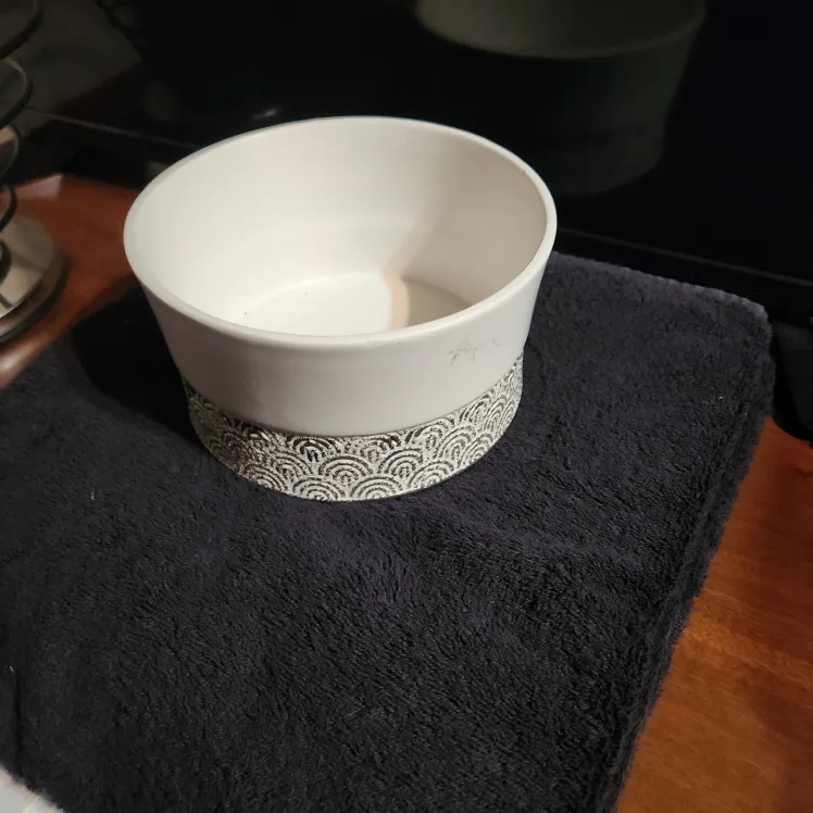 White Ceramic Bowl with Patterned Base thumbnail