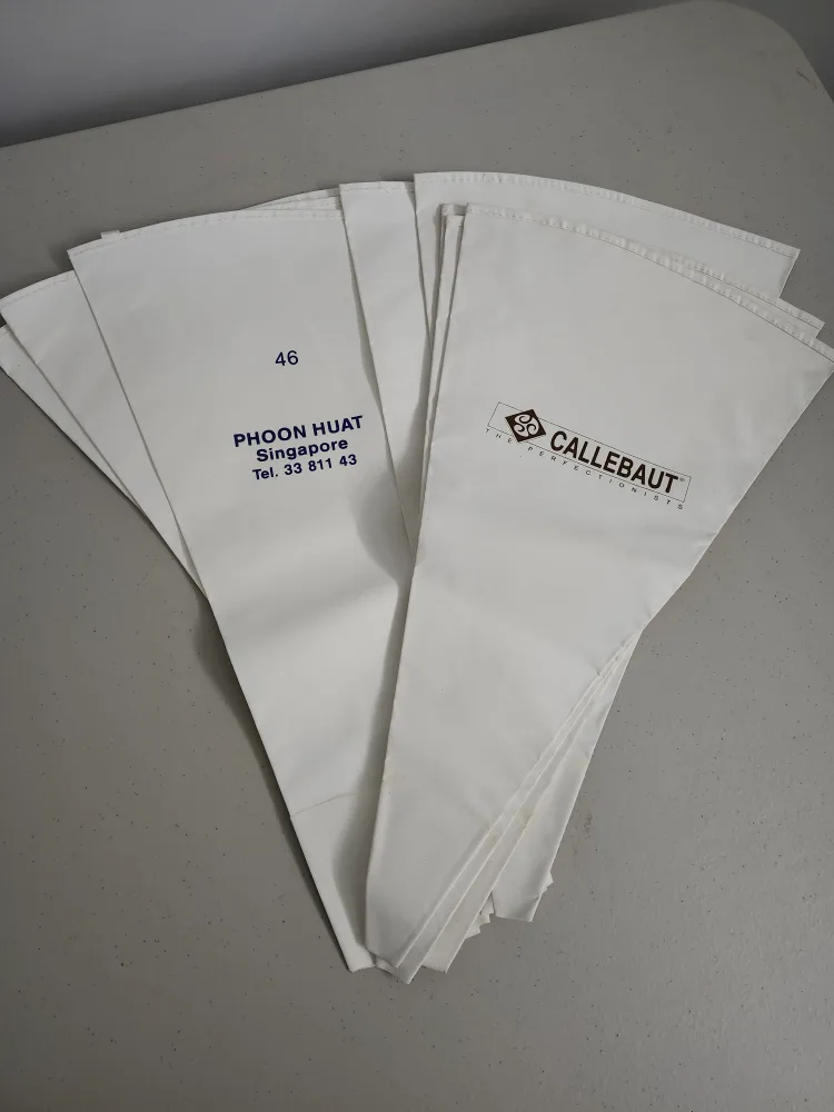 Callebaut Pastry Piping Bags thumbnail