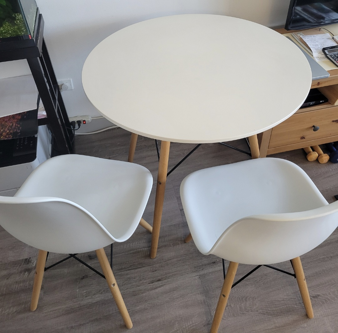 Round White Dining Table and 2 chairs