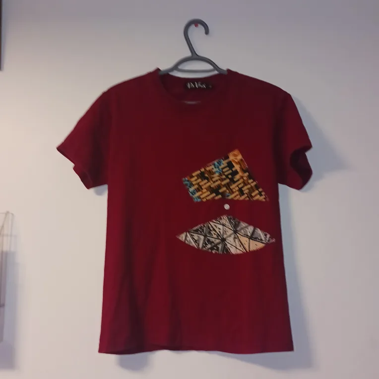 Da Viva Red T-Shirt Size M image indicator(2)