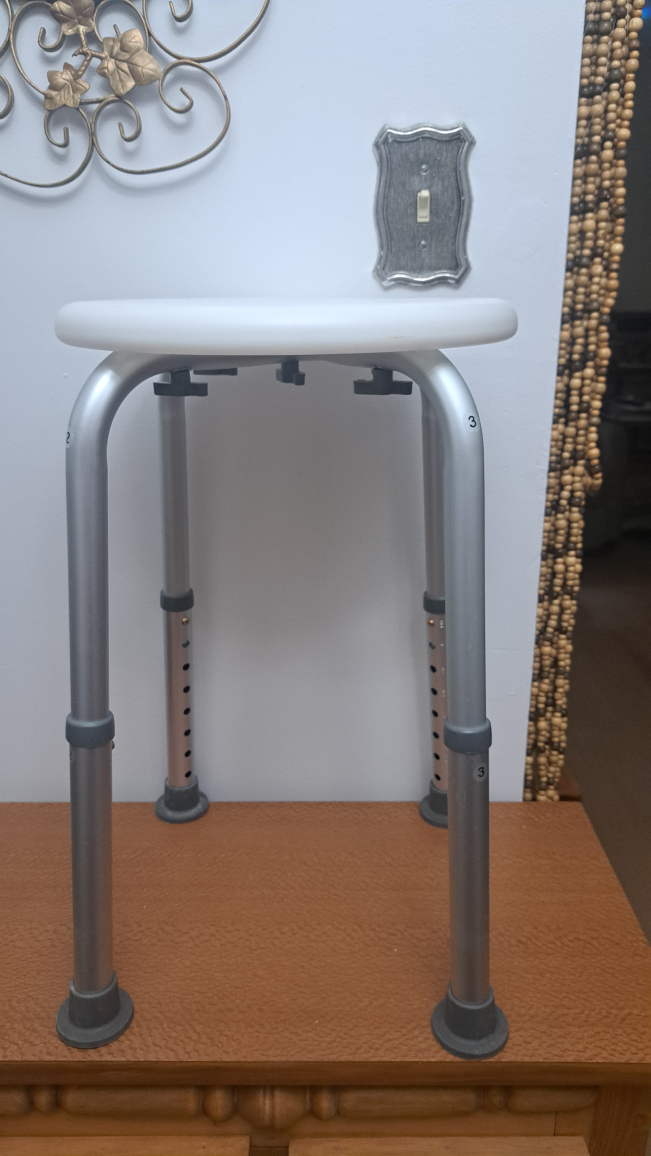 Adjustable Height Shower/Bath Stool 🏆 - photo 2