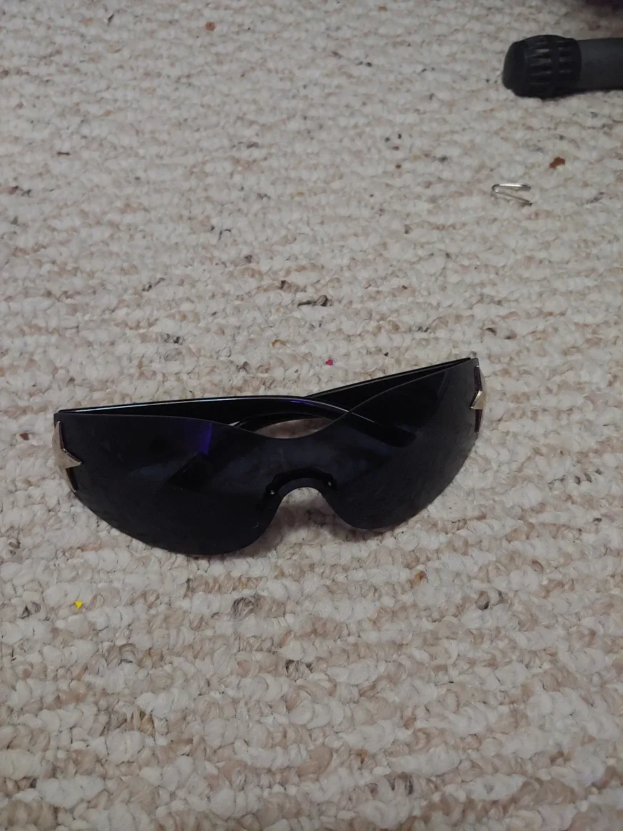 Sunglasses with Star Detail - Black thumbnail