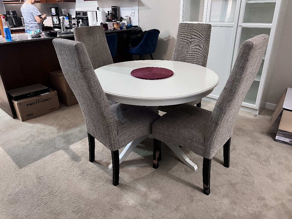 Expandable Round White Dining Table with 4 Chairs - photo 3