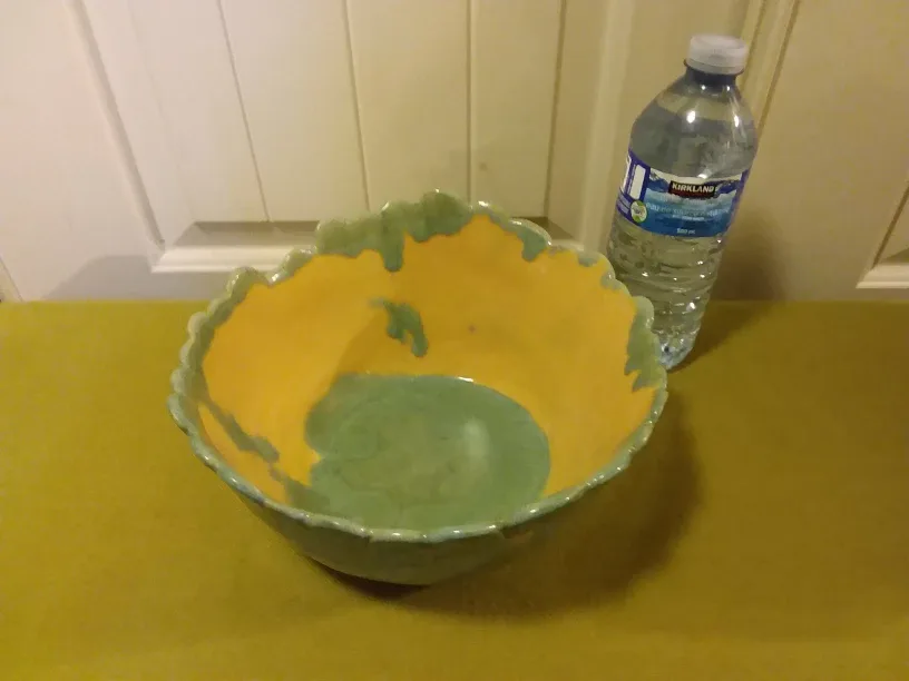 🆓 Decorative Green & Yellow Bowl 🆓 thumbnail