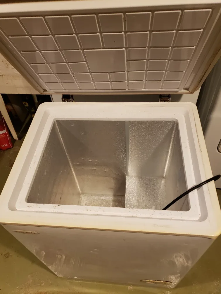 Simplicity Chest Freezer - White image indicator(5)