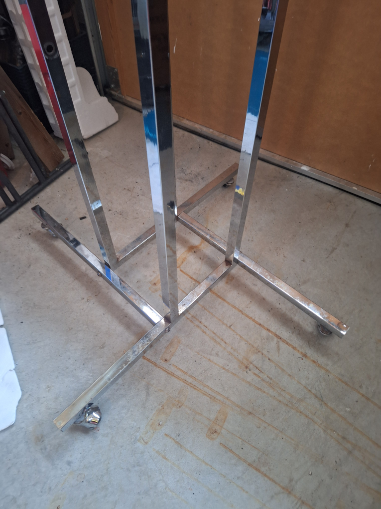 ROLLING CLOTHING RACK - photo 3