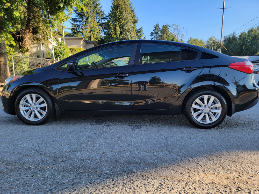 2015 Kia Forte Black Sedan/Clean title/Financing available - photo 5