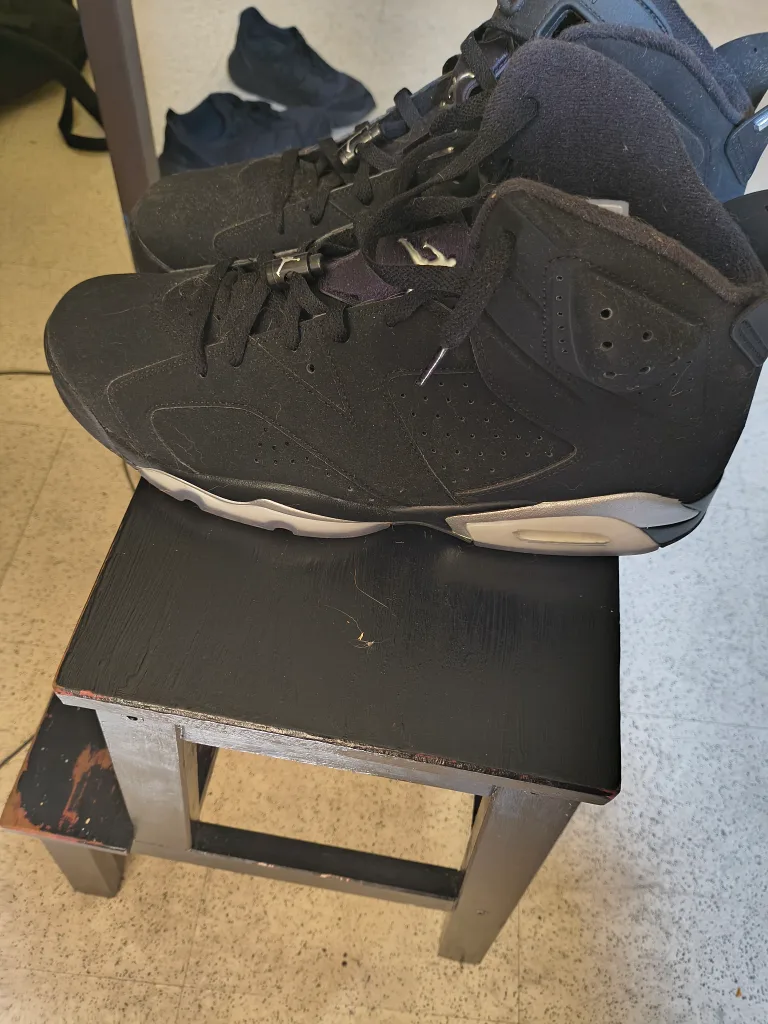 Jordan's 6 thumbnail