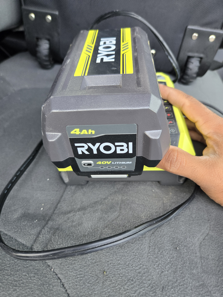 Ryobi 40V Lithium-Ion 4.0 Ah Battery and Charger - photo 2