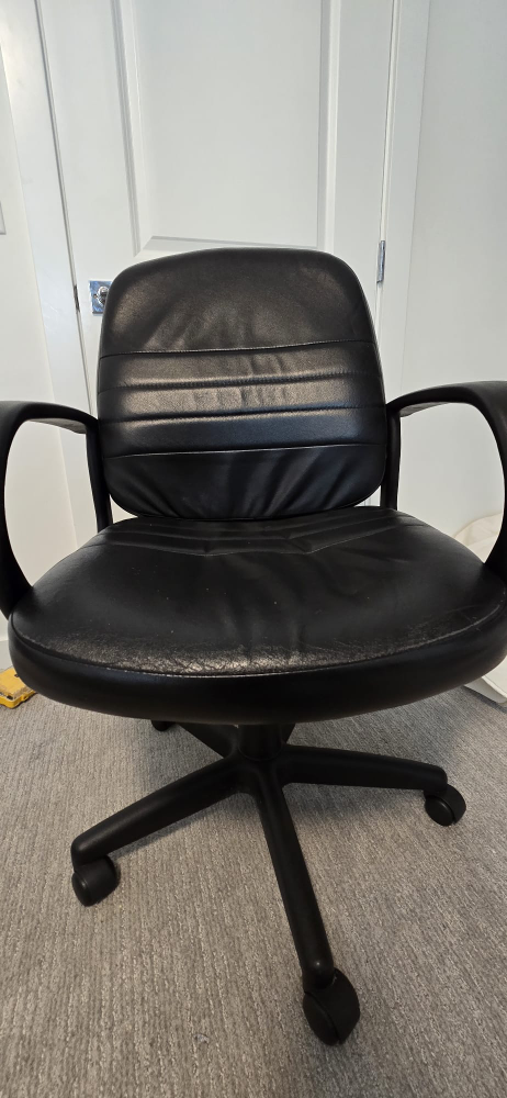 Black Office Chair - photo 3