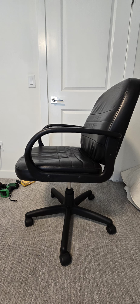 Black Office Chair - photo 4