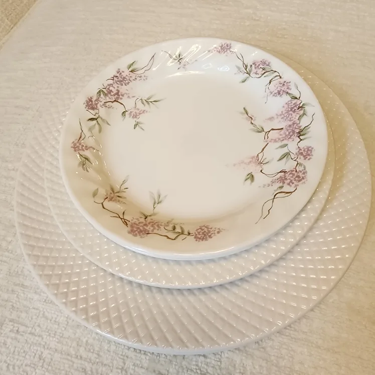 Dinner Plates (White with design) image indicator(3)