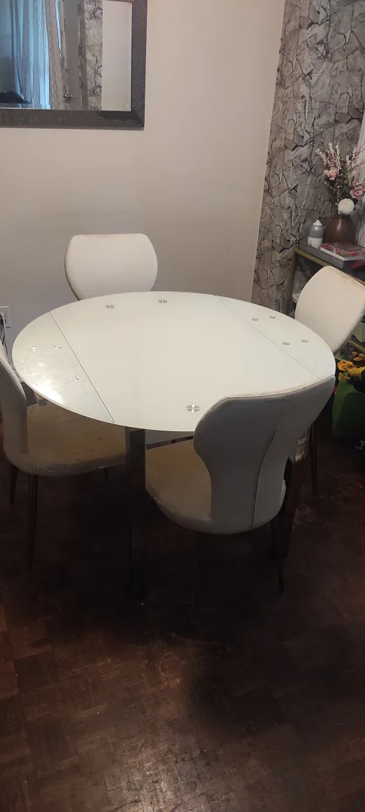 White Dining Table with 4 Chairs thumbnail