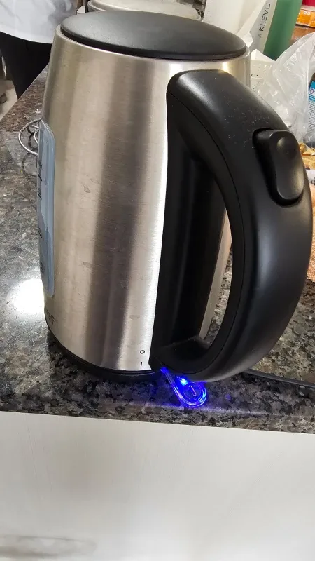 Master Chef 1.7L Electric Kettle thumbnail