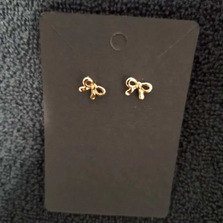 Assorted Stud Earrings image indicator(3)