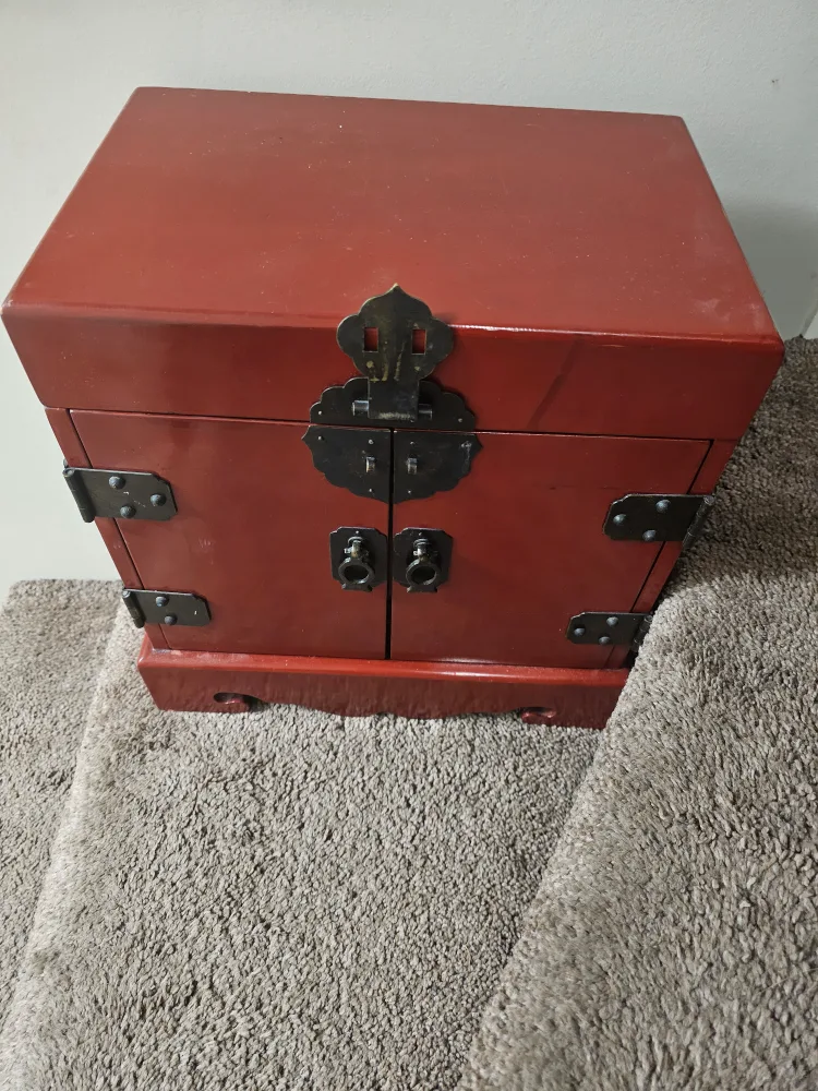 Wooden Jewelry Box (used like new) thumbnail