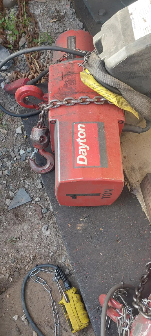 Dayton 1 Ton Electric Chain Hoist image indicator(2)
