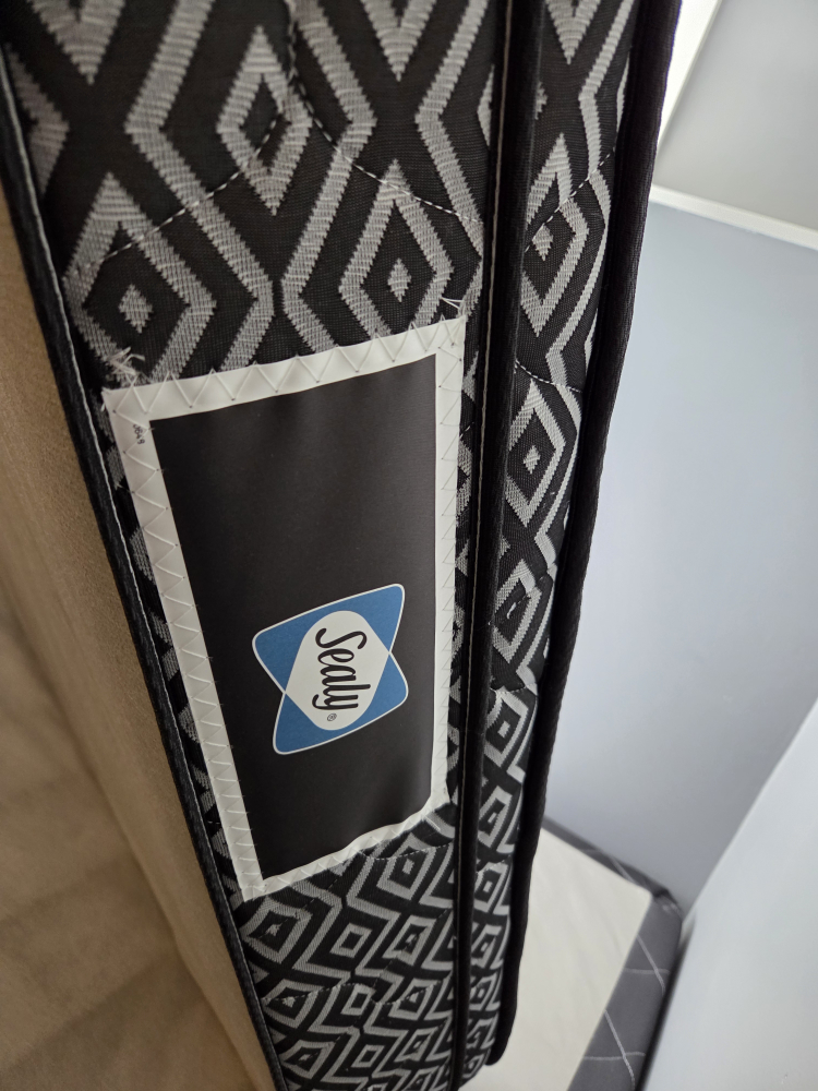 Sealy Mattress - Full/Double - photo 4