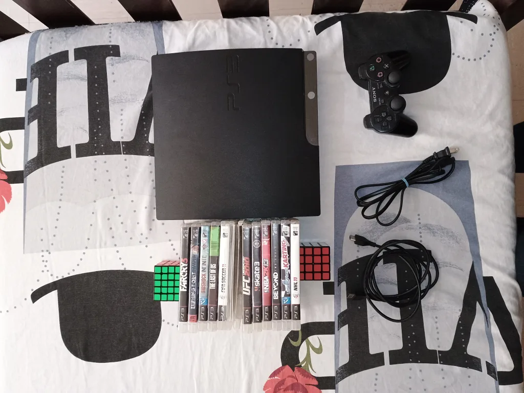 PS3 + 12 Top Games ( Includes SKATE 3 !!! ) image indicator(3)