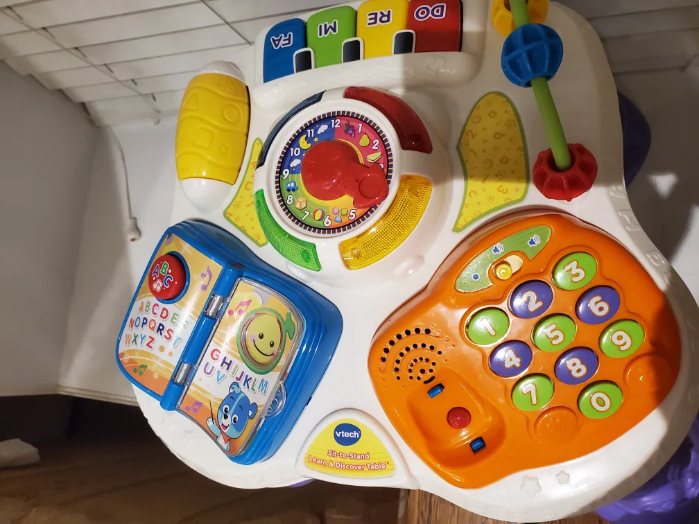VTech Sit-to-Stand Learn & Discover Table image indicator(2)