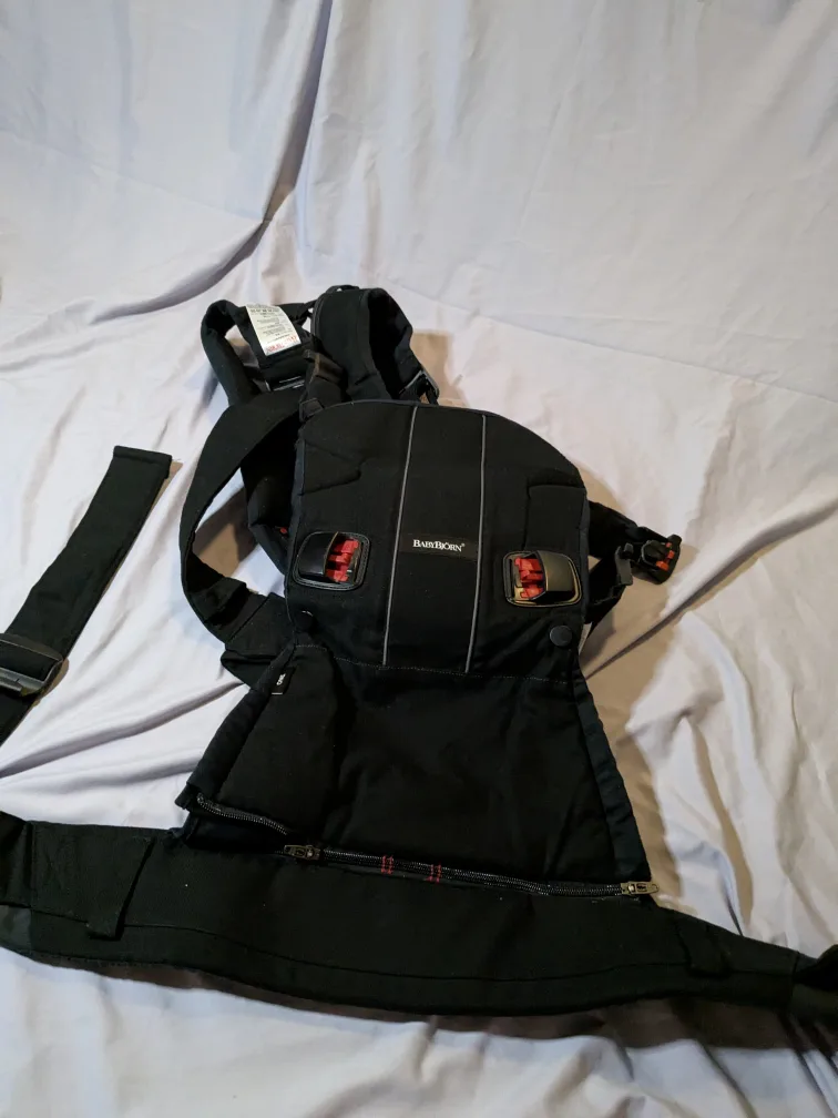 BABYBJÖRN Baby Carrier One in BLACK +/- drool cover thumbnail