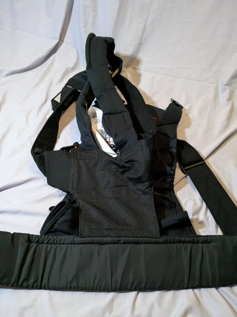 BABYBJÖRN Baby Carrier One in BLACK +/- drool cover image indicator(3)