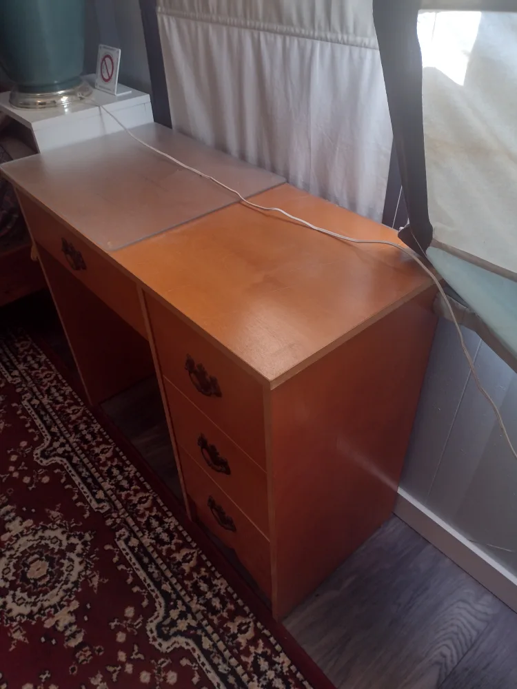 Wooden Desk with 4 Drawers image indicator(2)