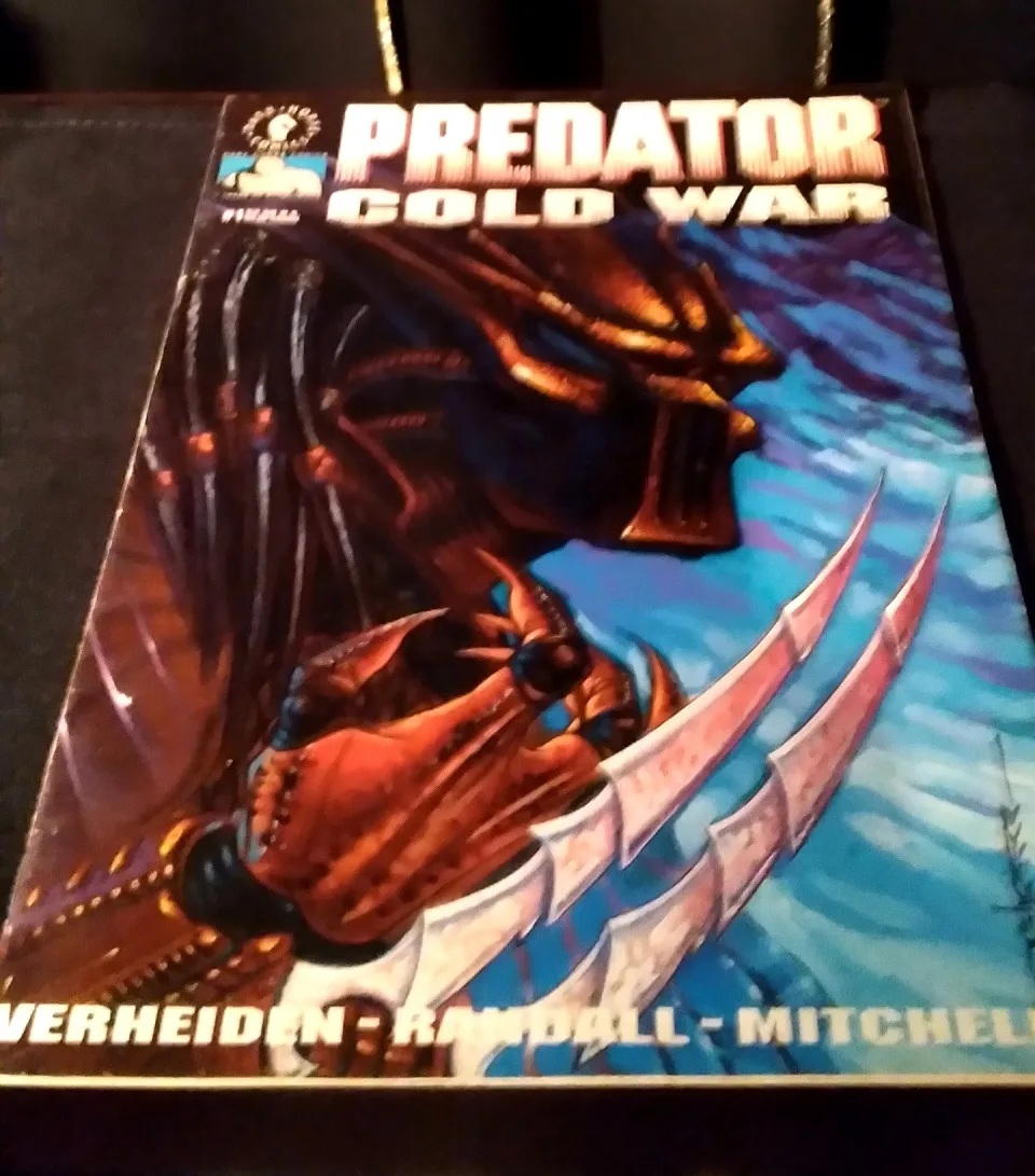 DARK HORSE COMICS - PREDATOR COLD WAR #1 - 1991 image indicator(3)