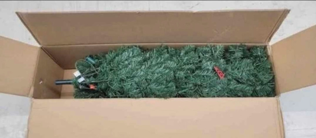 7ft Realistic Christmas Tree - photo 3